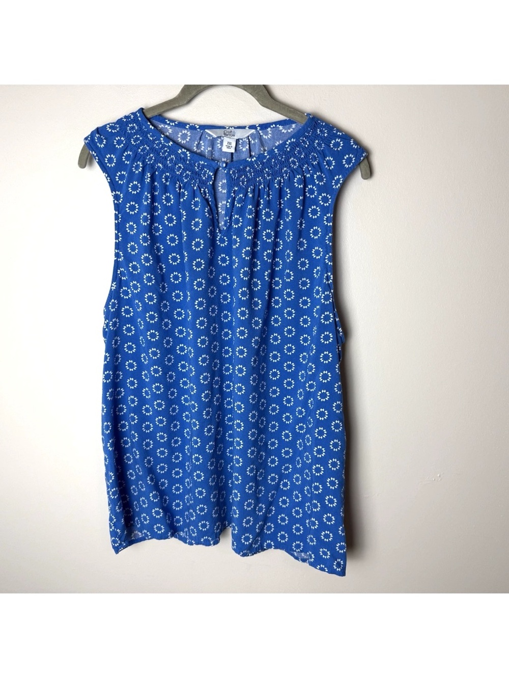 Croft & Barrow Sleeveless Top Size XXL 2XL Royal Blue White Lightweight Keyhole